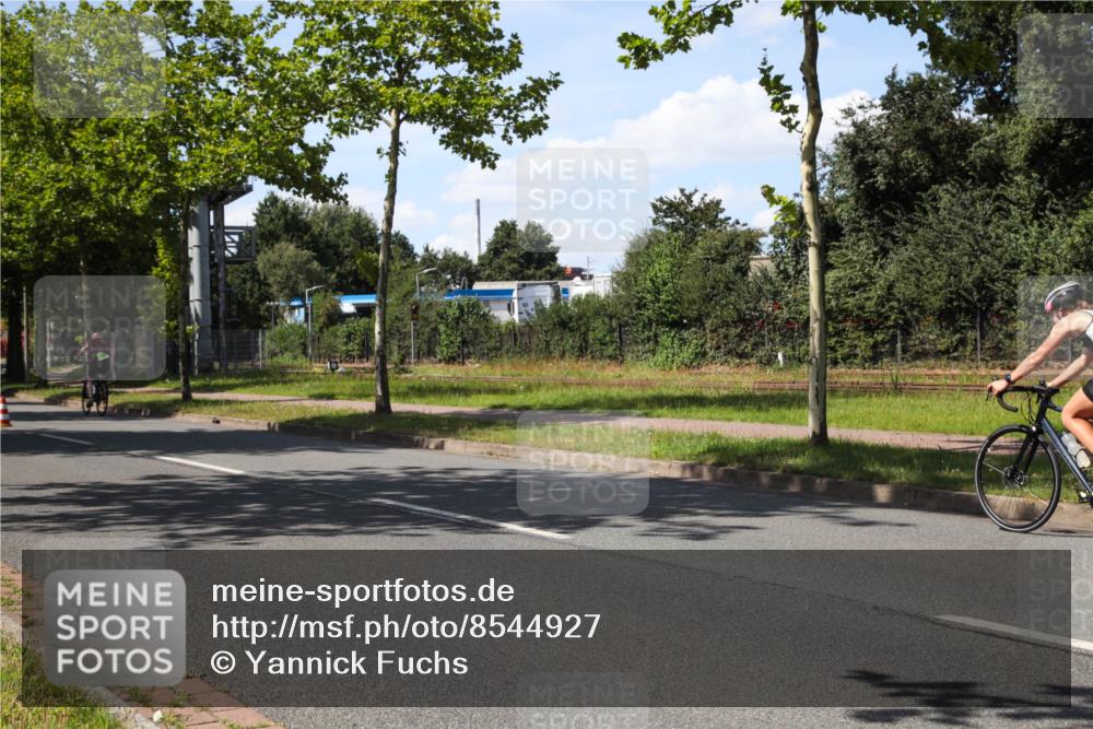 10.08.2025 - GEWOBA Citytriathlon Bremen Yannick Fuchs http://msf.ph/oto/8544927 10.08.2025 14:56:36 Radfahren 392 meine-sportfotos.de