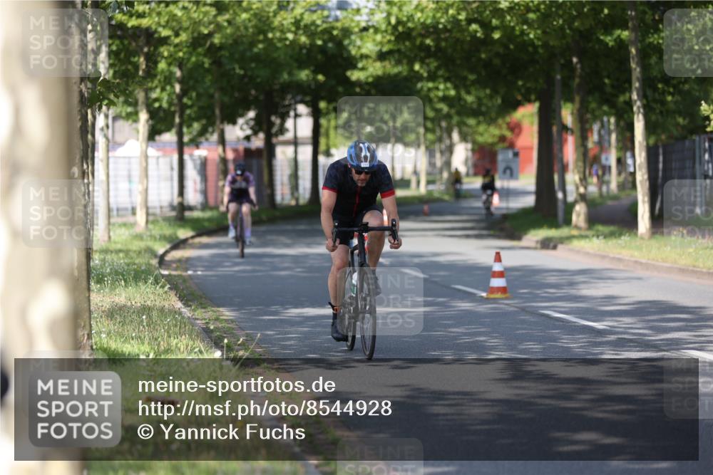 10.08.2025 - GEWOBA Citytriathlon Bremen Yannick Fuchs http://msf.ph/oto/8544928 10.08.2025 11:01:46 Radfahren 89, 199, 481 meine-sportfotos.de