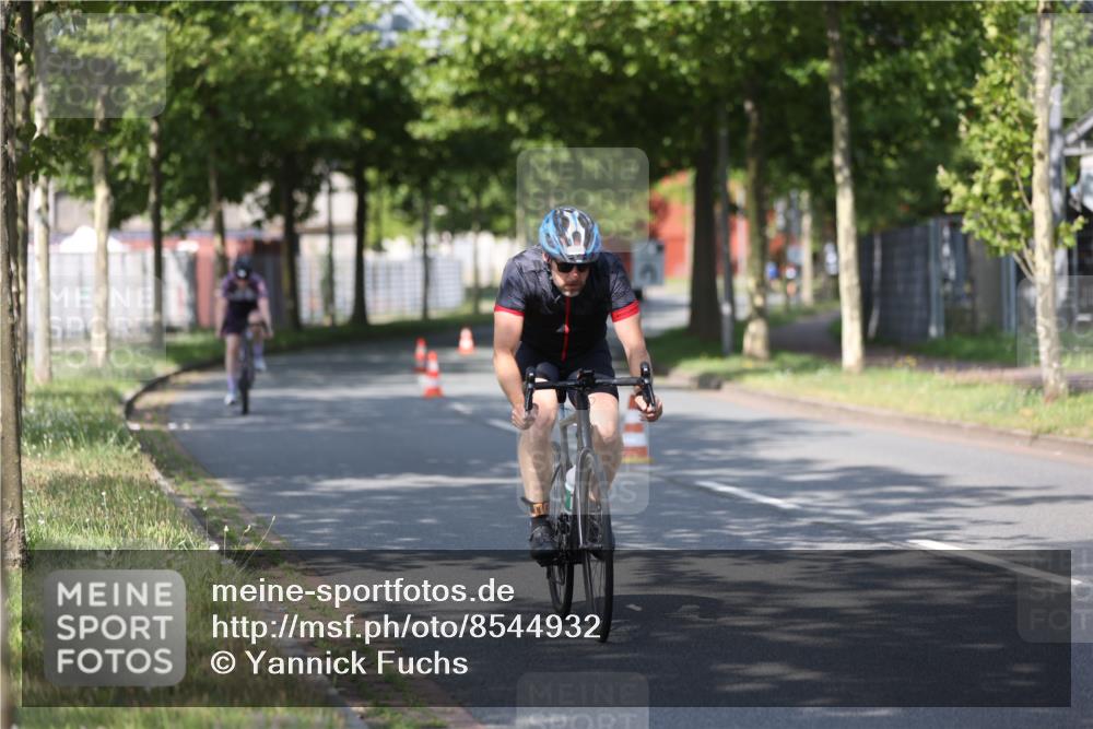 10.08.2025 - GEWOBA Citytriathlon Bremen Yannick Fuchs http://msf.ph/oto/8544932 10.08.2025 11:01:46 Radfahren 89, 199, 481 meine-sportfotos.de