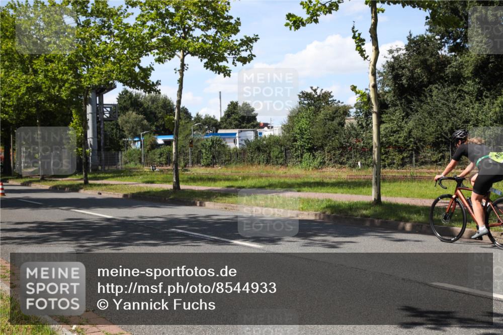 10.08.2025 - GEWOBA Citytriathlon Bremen Yannick Fuchs http://msf.ph/oto/8544933 10.08.2025 14:56:43 Radfahren 299, 392, 435 meine-sportfotos.de