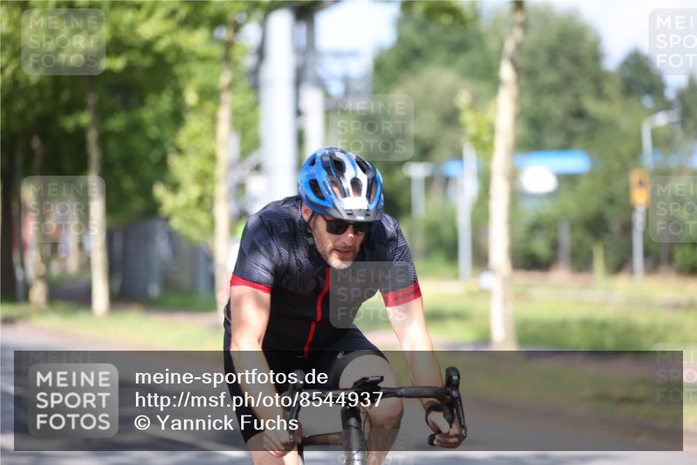 10.08.2025 - GEWOBA Citytriathlon Bremen Yannick Fuchs http://msf.ph/oto/8544937 10.08.2025 11:01:47 Radfahren 89, 199, 481 meine-sportfotos.de