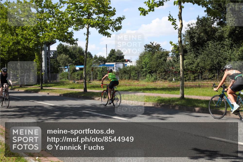 10.08.2025 - GEWOBA Citytriathlon Bremen Yannick Fuchs http://msf.ph/oto/8544949 10.08.2025 14:57:06 Radfahren 388, 414, 435 meine-sportfotos.de