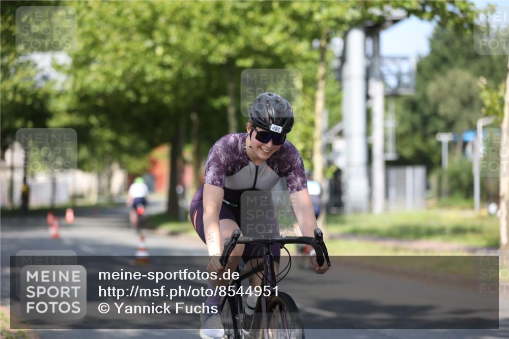 10.08.2025 - GEWOBA Citytriathlon Bremen Yannick Fuchs http://msf.ph/oto/8544951 10.08.2025 11:01:51 Radfahren 89, 199, 481 meine-sportfotos.de