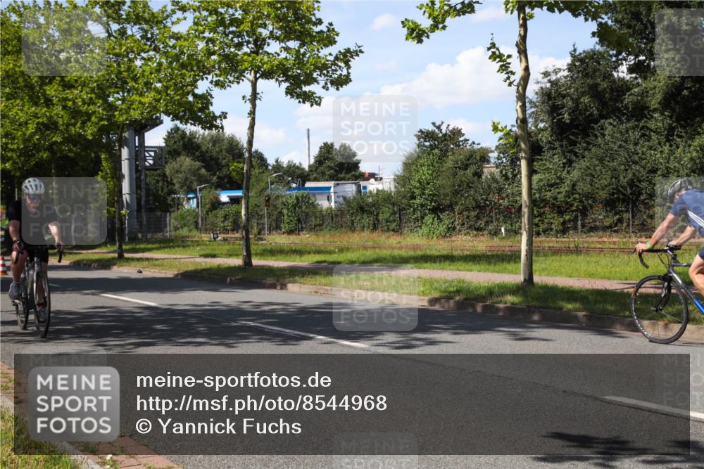 10.08.2025 - GEWOBA Citytriathlon Bremen Yannick Fuchs http://msf.ph/oto/8544968 10.08.2025 14:57:40 Radfahren 340, 398, 413, 420, 437, 452 meine-sportfotos.de