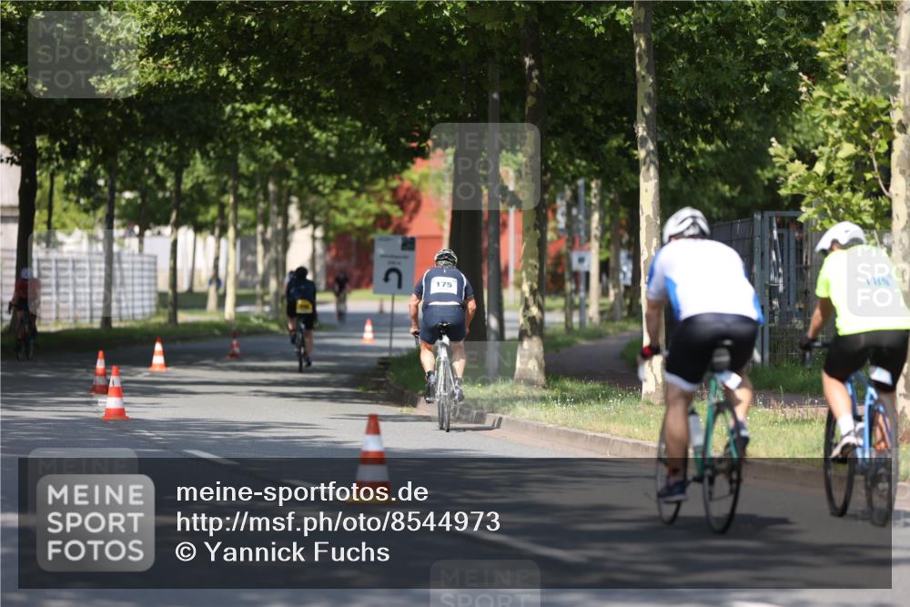 10.08.2025 - GEWOBA Citytriathlon Bremen Yannick Fuchs http://msf.ph/oto/8544973 10.08.2025 11:02:20 Radfahren 61, 195, 237 meine-sportfotos.de