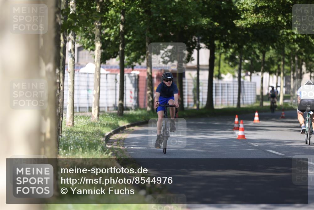 10.08.2025 - GEWOBA Citytriathlon Bremen Yannick Fuchs http://msf.ph/oto/8544976 10.08.2025 11:02:22 Radfahren 61, 195, 237, 484 meine-sportfotos.de
