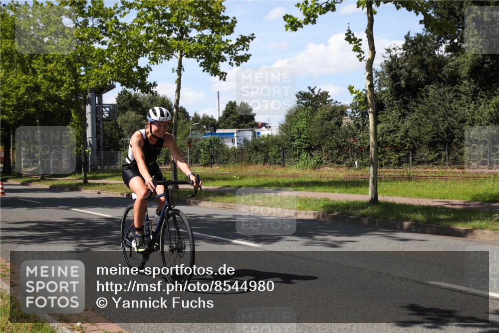 10.08.2025 - GEWOBA Citytriathlon Bremen Yannick Fuchs http://msf.ph/oto/8544980 10.08.2025 14:57:52 Radfahren 398, 420, 452 meine-sportfotos.de