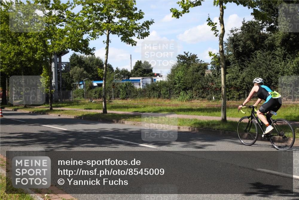 10.08.2025 - GEWOBA Citytriathlon Bremen Yannick Fuchs http://msf.ph/oto/8545009 10.08.2025 14:59:39 Radfahren 380 meine-sportfotos.de