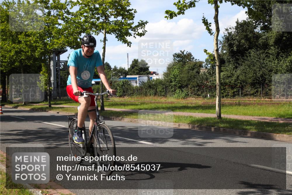 10.08.2025 - GEWOBA Citytriathlon Bremen Yannick Fuchs http://msf.ph/oto/8545037 10.08.2025 15:02:57 Radfahren 236, 354, 529 meine-sportfotos.de