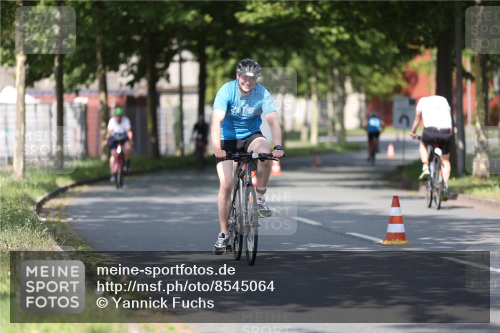 10.08.2025 - GEWOBA Citytriathlon Bremen Yannick Fuchs http://msf.ph/oto/8545064 10.08.2025 11:02:45 Radfahren 23, 53, 135, 223, 484 meine-sportfotos.de