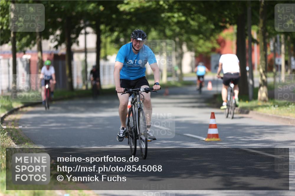 10.08.2025 - GEWOBA Citytriathlon Bremen Yannick Fuchs http://msf.ph/oto/8545068 10.08.2025 11:02:45 Radfahren 23, 53, 135, 223, 484 meine-sportfotos.de