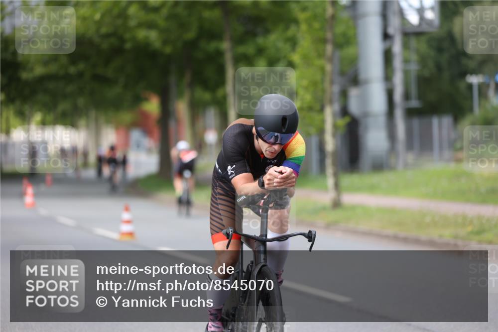 10.08.2025 - GEWOBA Citytriathlon Bremen Yannick Fuchs http://msf.ph/oto/8545070 10.08.2025 12:56:27 Radfahren 555, 567, 589, 678, 706, 721, 737, 749, 764, 772, 782, 814, 831, 844 meine-sportfotos.de