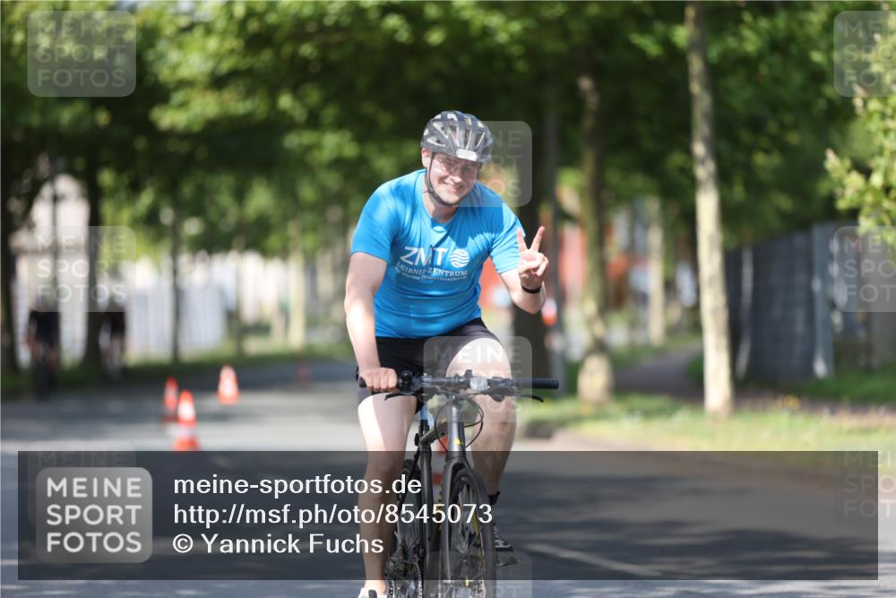 10.08.2025 - GEWOBA Citytriathlon Bremen Yannick Fuchs http://msf.ph/oto/8545073 10.08.2025 11:02:46 Radfahren 23, 53, 135, 223, 484 meine-sportfotos.de