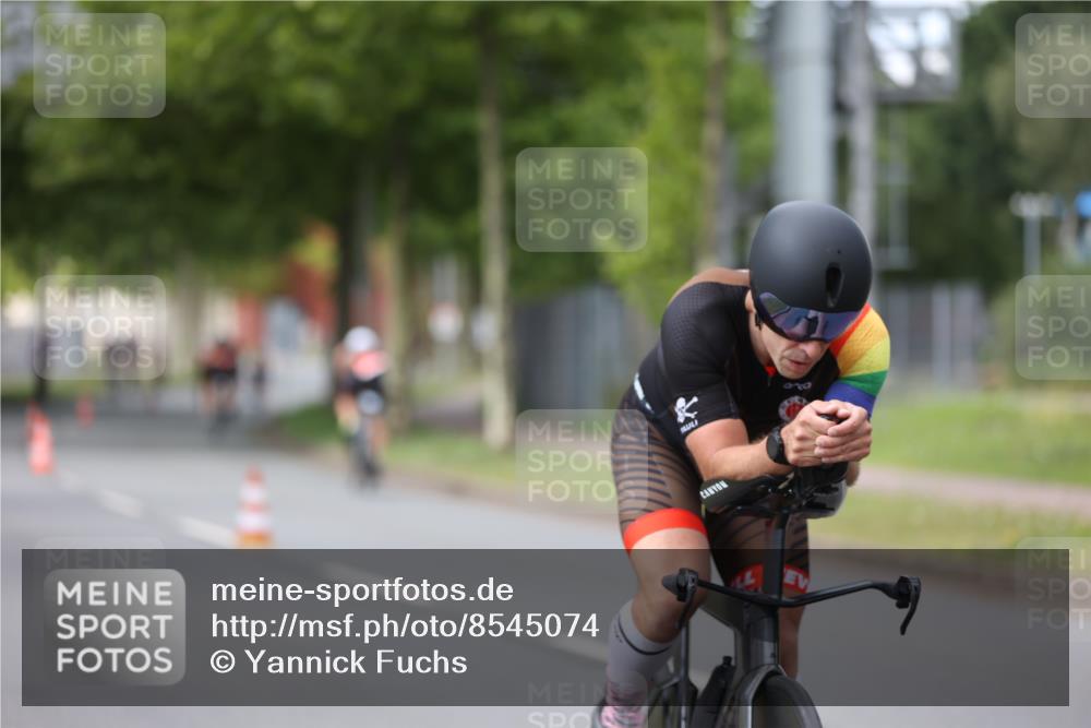 10.08.2025 - GEWOBA Citytriathlon Bremen Yannick Fuchs http://msf.ph/oto/8545074 10.08.2025 12:56:28 Radfahren 555, 567, 589, 678, 706, 721, 737, 749, 764, 772, 782, 814, 831, 844 meine-sportfotos.de