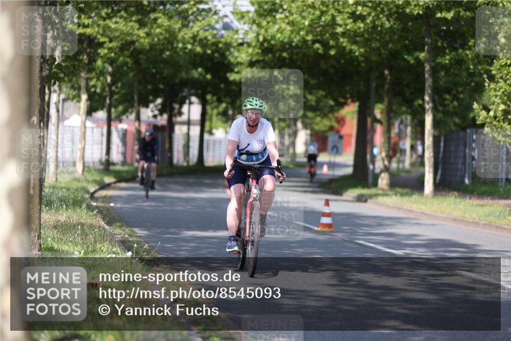 10.08.2025 - GEWOBA Citytriathlon Bremen Yannick Fuchs http://msf.ph/oto/8545093 10.08.2025 11:02:50 Radfahren 23, 53, 135, 223 meine-sportfotos.de