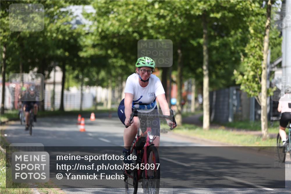 10.08.2025 - GEWOBA Citytriathlon Bremen Yannick Fuchs http://msf.ph/oto/8545097 10.08.2025 11:02:50 Radfahren 23, 53, 135, 223 meine-sportfotos.de