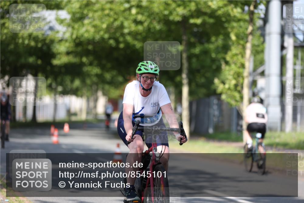 10.08.2025 - GEWOBA Citytriathlon Bremen Yannick Fuchs http://msf.ph/oto/8545101 10.08.2025 11:02:50 Radfahren 23, 53, 135, 223 meine-sportfotos.de