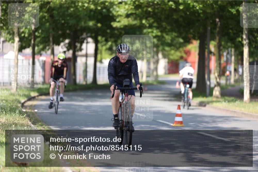 10.08.2025 - GEWOBA Citytriathlon Bremen Yannick Fuchs http://msf.ph/oto/8545115 10.08.2025 11:02:53 Radfahren 23, 53, 135, 223 meine-sportfotos.de