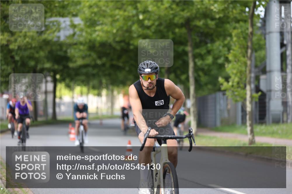 10.08.2025 - GEWOBA Citytriathlon Bremen Yannick Fuchs http://msf.ph/oto/8545130 10.08.2025 12:56:34 Radfahren 555, 567, 678, 706, 721, 737, 749, 772, 782, 814, 815, 831, 844 meine-sportfotos.de