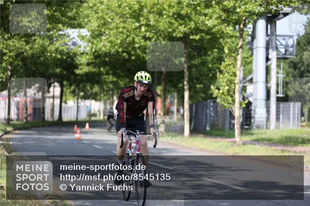 10.08.2025 - GEWOBA Citytriathlon Bremen Yannick Fuchs http://msf.ph/oto/8545135 10.08.2025 11:02:55 Radfahren 23, 53, 135, 223 meine-sportfotos.de