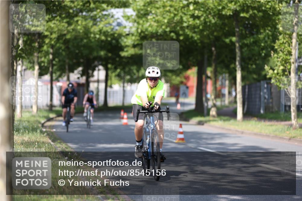 10.08.2025 - GEWOBA Citytriathlon Bremen Yannick Fuchs http://msf.ph/oto/8545156 10.08.2025 11:03:19 Radfahren 27, 175, 177, 189, 415, 496 meine-sportfotos.de