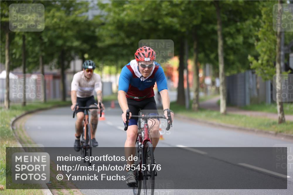 10.08.2025 - GEWOBA Citytriathlon Bremen Yannick Fuchs http://msf.ph/oto/8545176 10.08.2025 12:56:38 Radfahren 555, 567, 597, 678, 706, 721, 737, 749, 772, 782, 814, 815, 831 meine-sportfotos.de