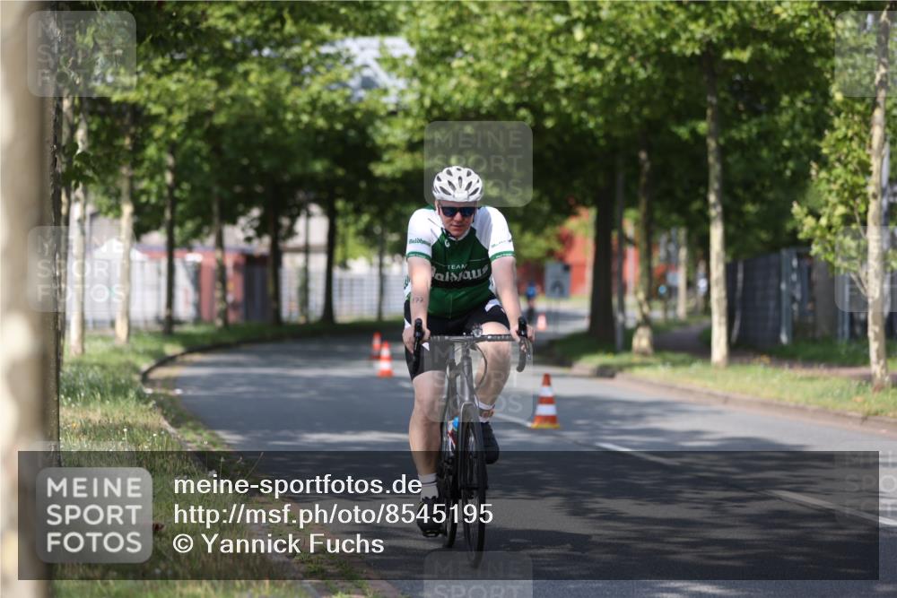 10.08.2025 - GEWOBA Citytriathlon Bremen Yannick Fuchs http://msf.ph/oto/8545195 10.08.2025 11:03:24 Radfahren 27, 55, 175, 177, 189, 415, 496 meine-sportfotos.de