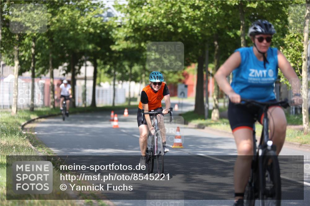 10.08.2025 - GEWOBA Citytriathlon Bremen Yannick Fuchs http://msf.ph/oto/8545221 10.08.2025 11:03:38 Radfahren 13, 55, 167 meine-sportfotos.de