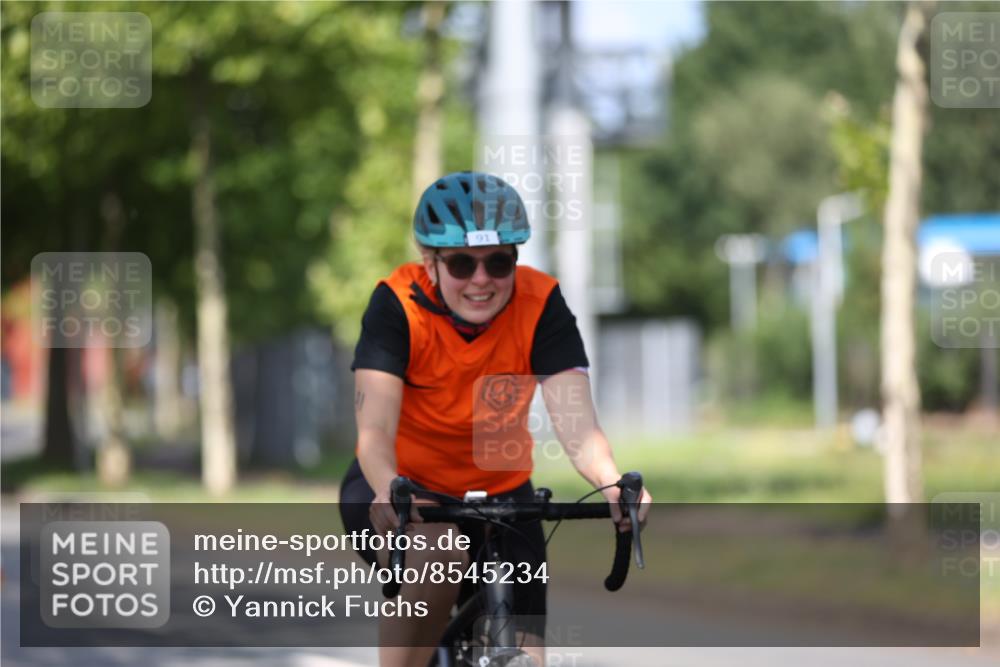 10.08.2025 - GEWOBA Citytriathlon Bremen Yannick Fuchs http://msf.ph/oto/8545234 10.08.2025 11:03:39 Radfahren 13, 55, 167 meine-sportfotos.de