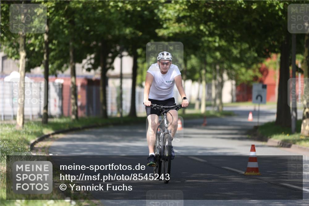 10.08.2025 - GEWOBA Citytriathlon Bremen Yannick Fuchs http://msf.ph/oto/8545243 10.08.2025 11:03:42 Radfahren 13, 55, 167 meine-sportfotos.de