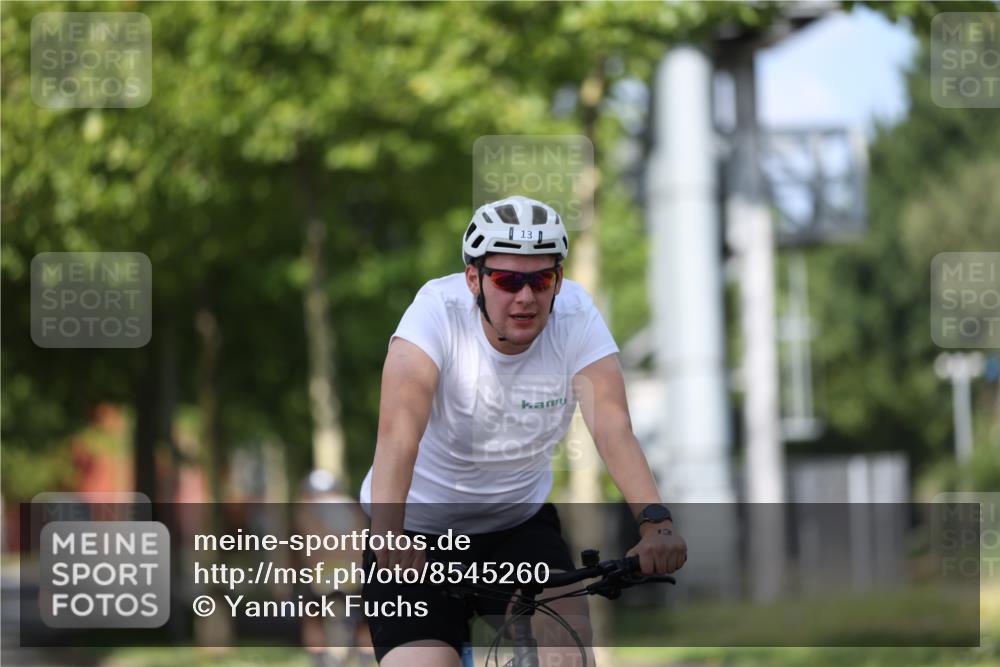 10.08.2025 - GEWOBA Citytriathlon Bremen Yannick Fuchs http://msf.ph/oto/8545260 10.08.2025 11:03:44 Radfahren 13, 55, 167 meine-sportfotos.de