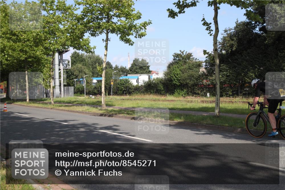 10.08.2025 - GEWOBA Citytriathlon Bremen Yannick Fuchs http://msf.ph/oto/8545271 10.08.2025 10:25:26 Radfahren  meine-sportfotos.de
