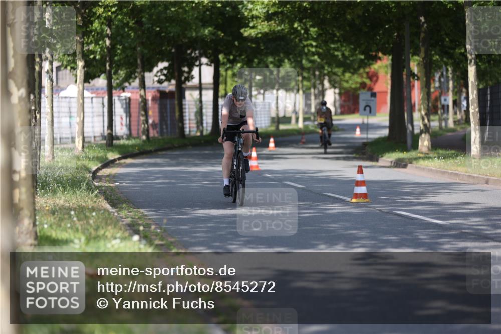 10.08.2025 - GEWOBA Citytriathlon Bremen Yannick Fuchs http://msf.ph/oto/8545272 10.08.2025 11:03:48 Radfahren 13, 167 meine-sportfotos.de