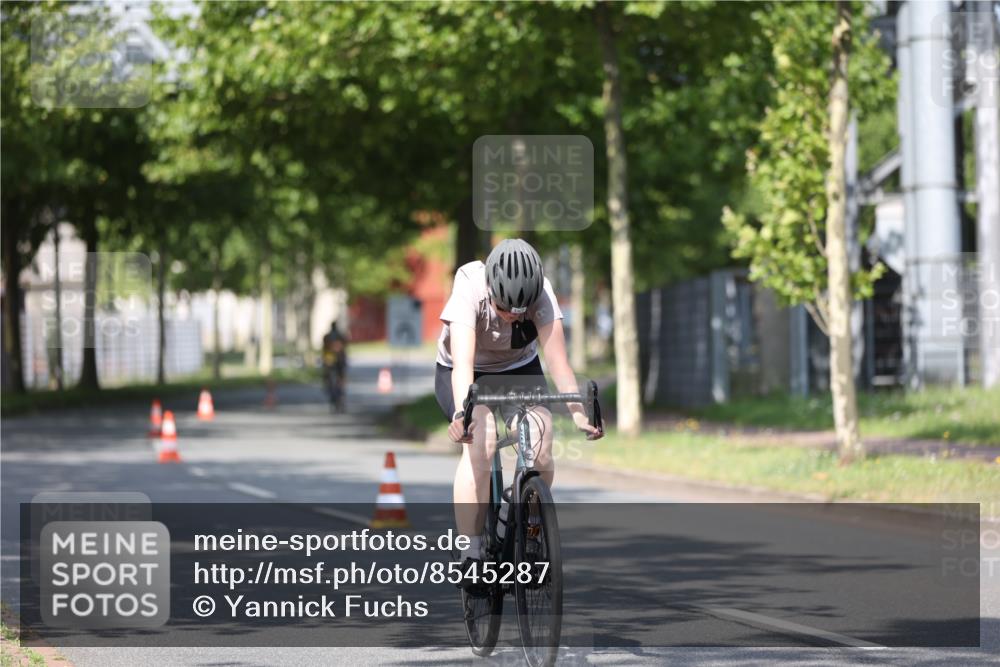 10.08.2025 - GEWOBA Citytriathlon Bremen Yannick Fuchs http://msf.ph/oto/8545287 10.08.2025 11:03:50 Radfahren 13, 167 meine-sportfotos.de