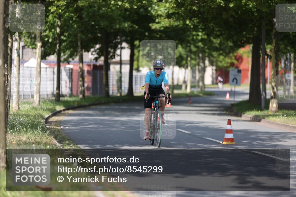 10.08.2025 - GEWOBA Citytriathlon Bremen Yannick Fuchs http://msf.ph/oto/8545299 10.08.2025 11:04:13 Radfahren 505 meine-sportfotos.de