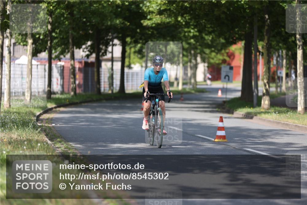 10.08.2025 - GEWOBA Citytriathlon Bremen Yannick Fuchs http://msf.ph/oto/8545302 10.08.2025 11:04:13 Radfahren 505 meine-sportfotos.de