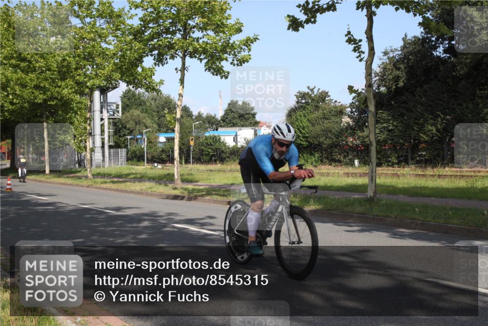 10.08.2025 - GEWOBA Citytriathlon Bremen Yannick Fuchs http://msf.ph/oto/8545315 10.08.2025 10:27:41 Radfahren 351, 422 meine-sportfotos.de