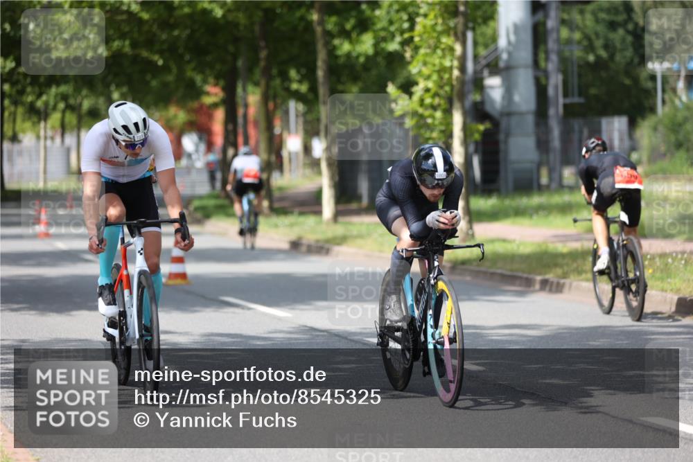 10.08.2025 - GEWOBA Citytriathlon Bremen Yannick Fuchs http://msf.ph/oto/8545325 10.08.2025 12:57:05 Radfahren 559, 672, 723, 730, 755, 758, 830, 849, 879, 913, 940, 969, 1003, 1014 meine-sportfotos.de
