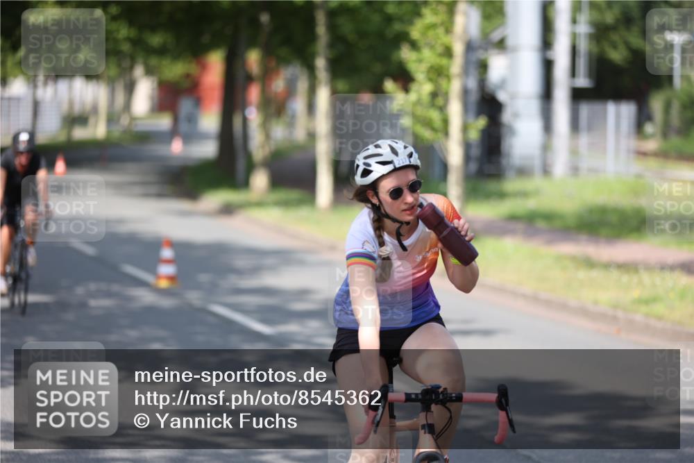 10.08.2025 - GEWOBA Citytriathlon Bremen Yannick Fuchs http://msf.ph/oto/8545362 10.08.2025 11:05:51 Radfahren 179, 217 meine-sportfotos.de