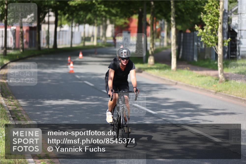 10.08.2025 - GEWOBA Citytriathlon Bremen Yannick Fuchs http://msf.ph/oto/8545374 10.08.2025 11:05:52 Radfahren 179, 217 meine-sportfotos.de
