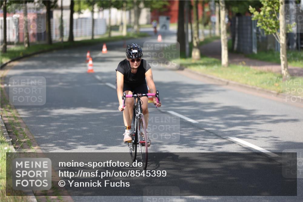 10.08.2025 - GEWOBA Citytriathlon Bremen Yannick Fuchs http://msf.ph/oto/8545399 10.08.2025 11:06:05 Radfahren 17 meine-sportfotos.de