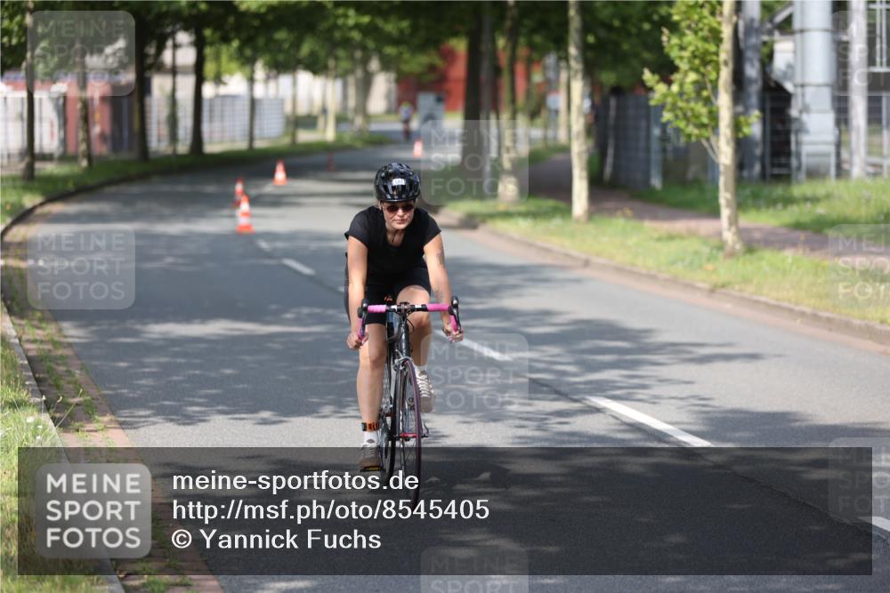 10.08.2025 - GEWOBA Citytriathlon Bremen Yannick Fuchs http://msf.ph/oto/8545405 10.08.2025 11:06:06 Radfahren 17 meine-sportfotos.de