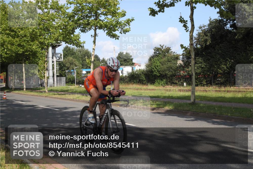 10.08.2025 - GEWOBA Citytriathlon Bremen Yannick Fuchs http://msf.ph/oto/8545411 10.08.2025 10:30:18 Radfahren 433, 441 meine-sportfotos.de