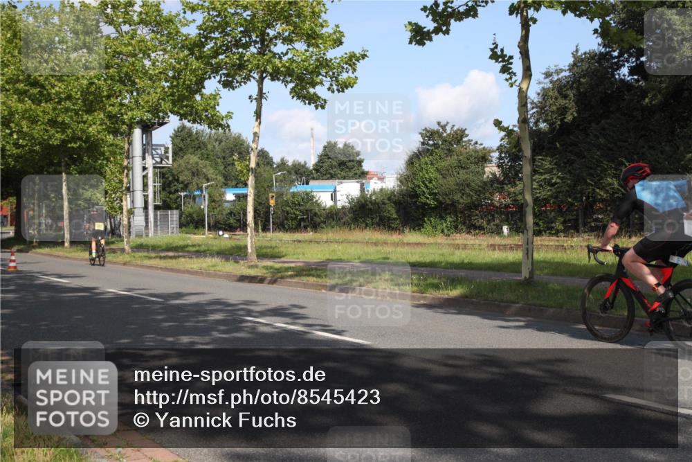 10.08.2025 - GEWOBA Citytriathlon Bremen Yannick Fuchs http://msf.ph/oto/8545423 10.08.2025 10:30:30 Radfahren 377, 441, 471 meine-sportfotos.de