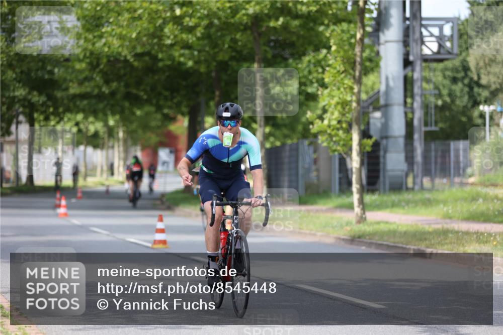 10.08.2025 - GEWOBA Citytriathlon Bremen Yannick Fuchs http://msf.ph/oto/8545448 10.08.2025 12:58:36 Radfahren 609, 726, 762, 795, 802, 870, 910 meine-sportfotos.de
