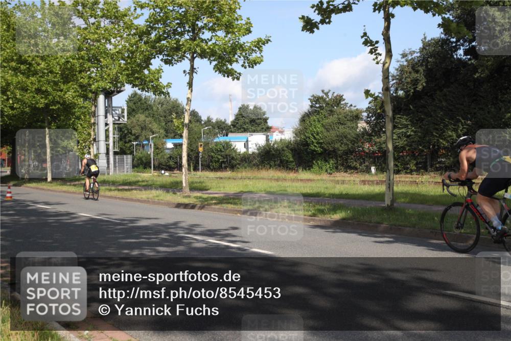 10.08.2025 - GEWOBA Citytriathlon Bremen Yannick Fuchs http://msf.ph/oto/8545453 10.08.2025 10:31:04 Radfahren 376, 434, 476 meine-sportfotos.de