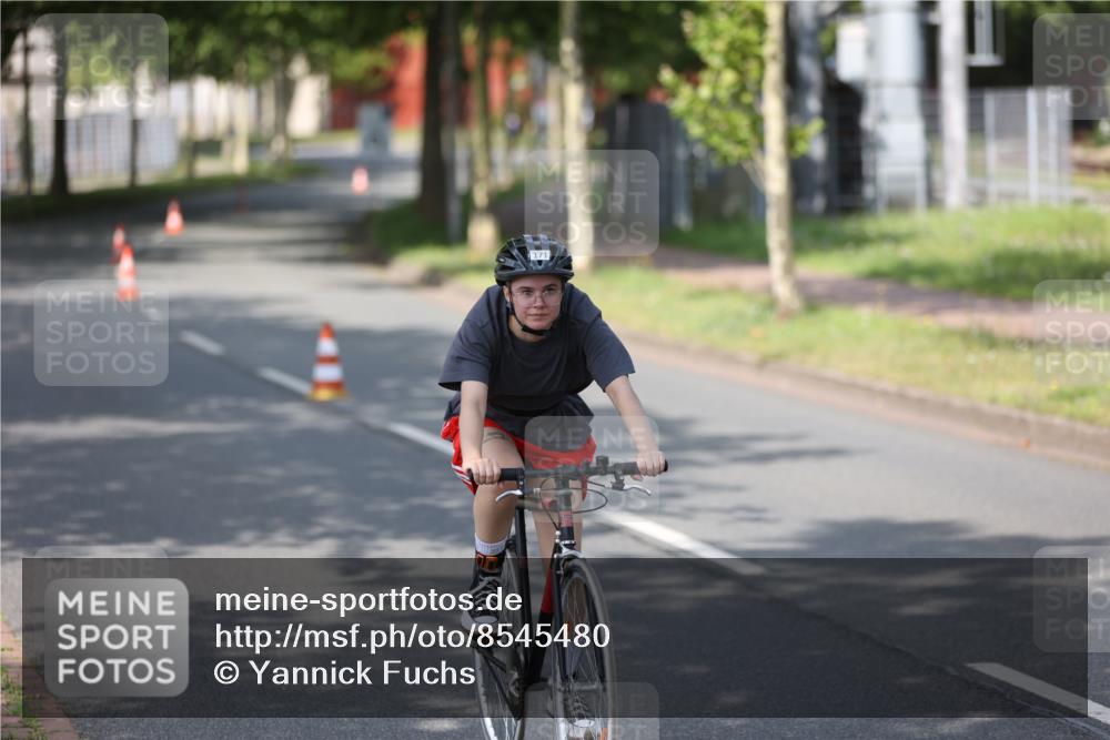 10.08.2025 - GEWOBA Citytriathlon Bremen Yannick Fuchs http://msf.ph/oto/8545480 10.08.2025 11:06:38 Radfahren 171 meine-sportfotos.de