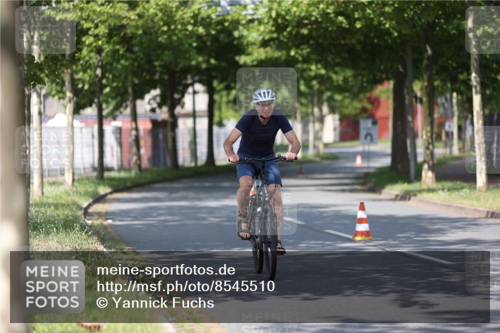10.08.2025 - GEWOBA Citytriathlon Bremen Yannick Fuchs http://msf.ph/oto/8545510 10.08.2025 11:11:59 Radfahren  meine-sportfotos.de