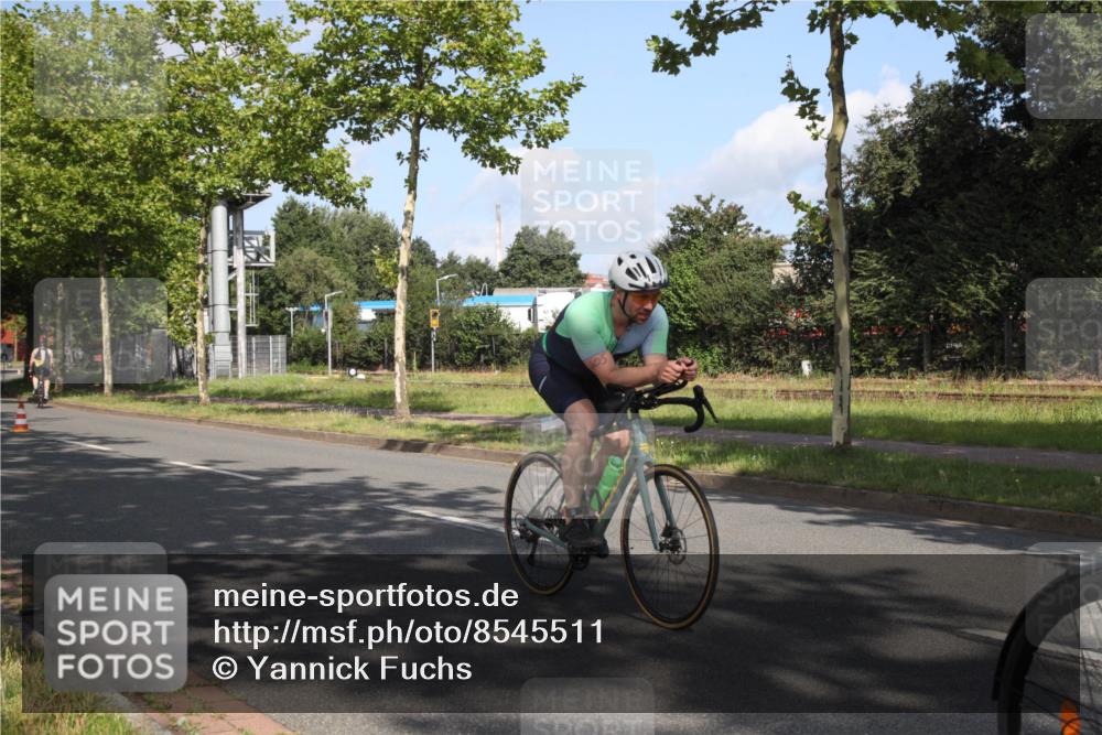 10.08.2025 - GEWOBA Citytriathlon Bremen Yannick Fuchs http://msf.ph/oto/8545511 10.08.2025 10:32:04 Radfahren 205, 370, 405, 407, 508 meine-sportfotos.de