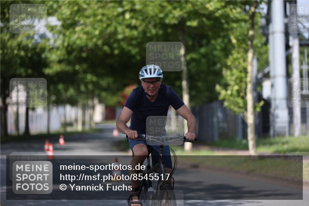 10.08.2025 - GEWOBA Citytriathlon Bremen Yannick Fuchs http://msf.ph/oto/8545517 10.08.2025 11:12:01 Radfahren  meine-sportfotos.de